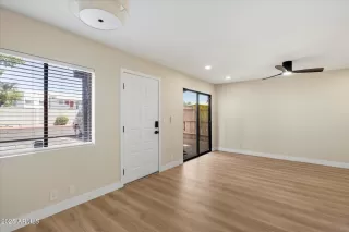 Photo #5: 6898429 Listing