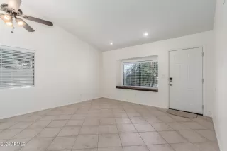 Photo #4: 6898642 Listing 