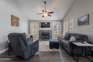 Photo #2: 6898929 Listing