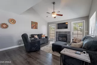 Photo #3: 6898929 Listing