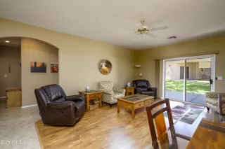 Photo #4: 6899027 Listing