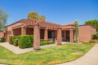 Photo #3: 6899049 Listing