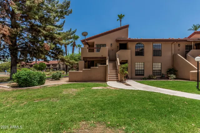 MLS: 6899070 Condo For Sale