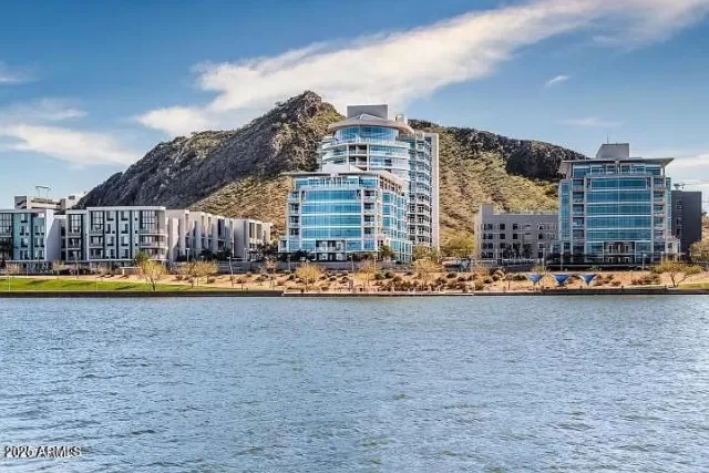 MLS: 6899114 Condo For Sale