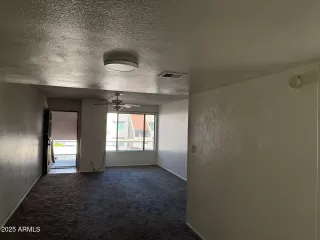 Photo #3: 6899123 Listing