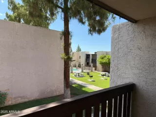 Photo #4: 6899123 Listing