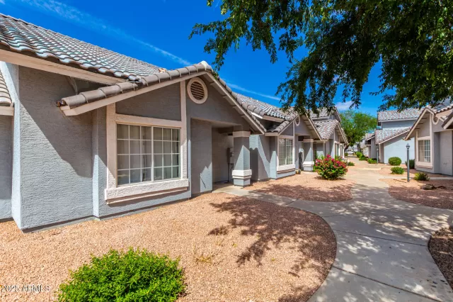 MLS: 6899402 Condo For Sale