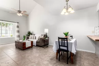 Photo #5: 6899402 Listing 