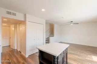 Photo #5: 6899419 Listing 