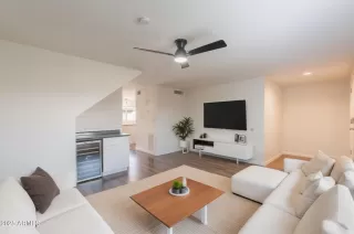 Photo #6: 6899419 Listing 