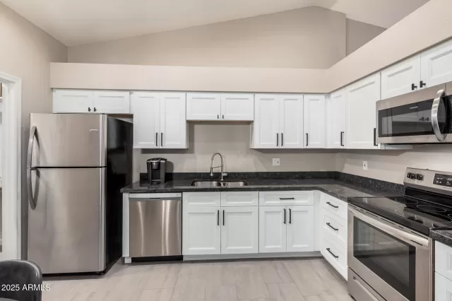 MLS: 6899536 Condo For Sale