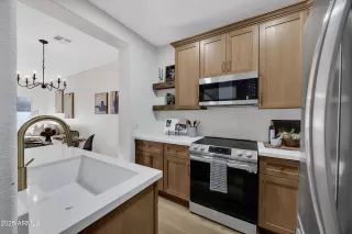 Photo #5: 6899638 Listing