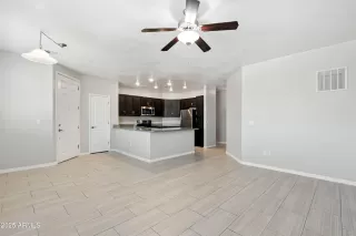 Photo #5: 6899742 Listing