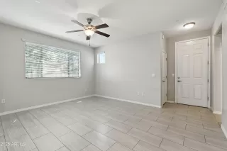 Photo #4: 6899749 Listing