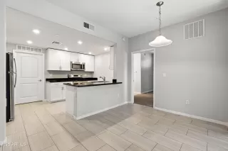 Photo #6: 6899749 Listing