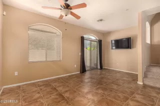 Photo #3: 6899949 Listing 