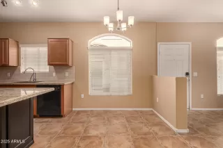 Photo #5: 6899949 Listing 