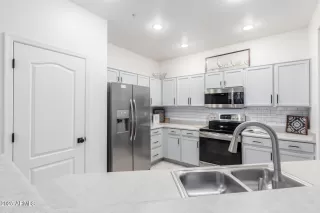 Photo #3: 6899997 Listing 