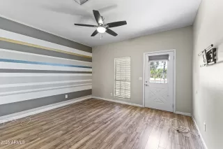 Photo #6: 6900338 Listing 