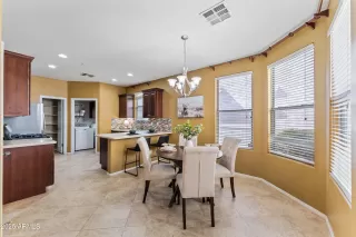 Photo #6: 6900646 Listing