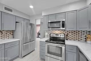 Photo #2: 6900679 Listing