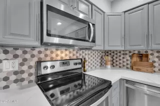 Photo #3: 6900679 Listing