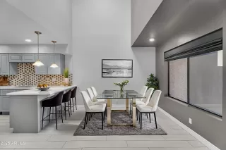 Photo #5: 6900679 Listing