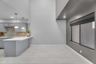 Photo #6: 6900679 Listing