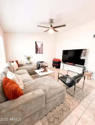 Click for more information on MLS # 6900732 : 902 W MALIBU DRIVE More Details about MLS # 6900732 : 902 W MALIBU DRIVE