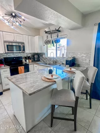 Photo #2: 6900732 Listing 