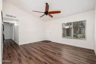 Photo #5: 6900895 Listing