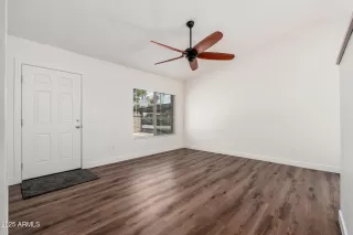 Photo #6: 6900895 Listing