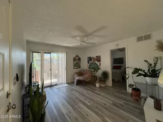 Photo #6: 6901036 Listing 