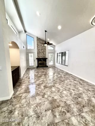 Photo #3: 6901154 Listing