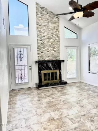 Photo #5: 6901154 Listing