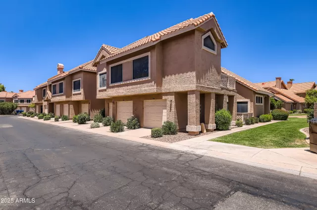 MLS: 6901753 Condo For Sale