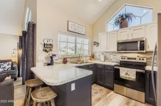 Photo #2: 6901753 Listing 