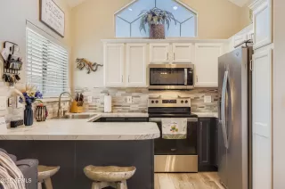 Photo #3: 6901753 Listing 