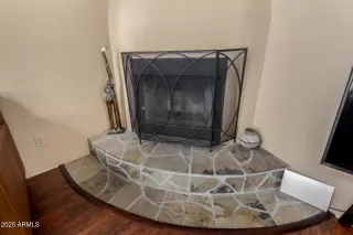 Photo #5: 6902119 Listing