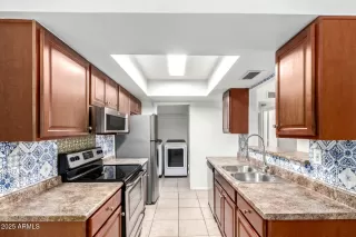 Photo #2: 6902155 Listing