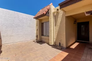 Photo #5: 6902446 Listing