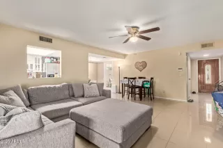 Photo #6: 6902446 Listing