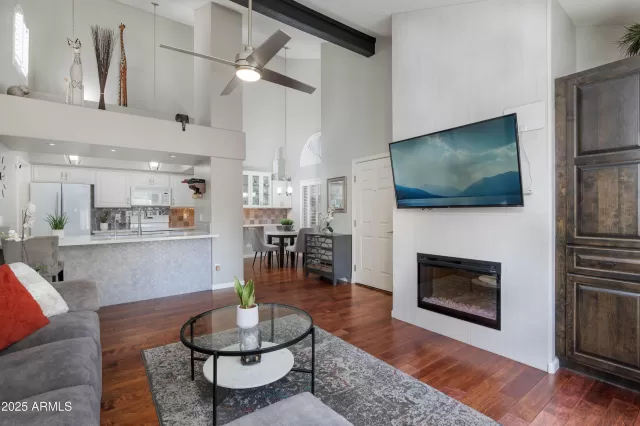 MLS: 6902472 Condo For Sale