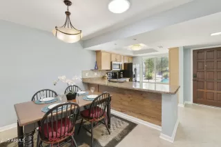 Photo #5: 6902529 Listing 