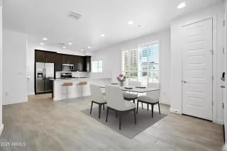 Photo #3: 6902532 Listing 