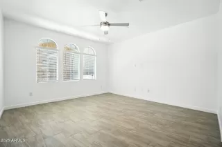 Photo #6: 6902532 Listing 