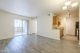 Photo #2: 6902553 Listing 