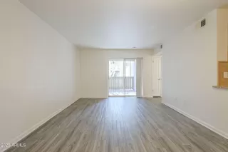 Photo #6: 6902553 Listing 