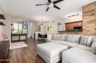 Photo #2: 6902692 Listing 