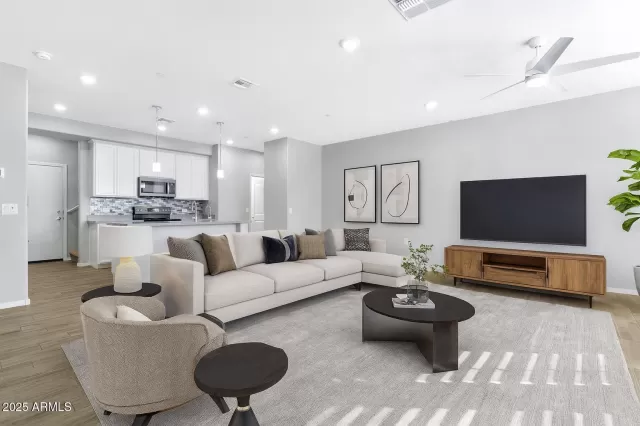 MLS: 6902960 Condo For Sale